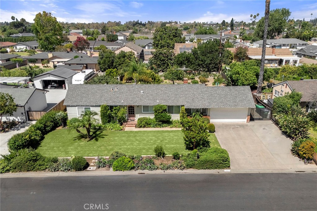 12811 Malena Property Photo 3
