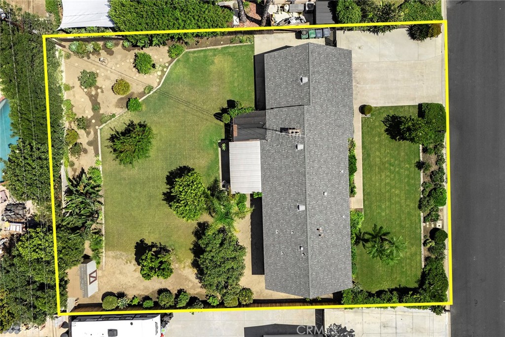 12811 Malena Property Photo 4