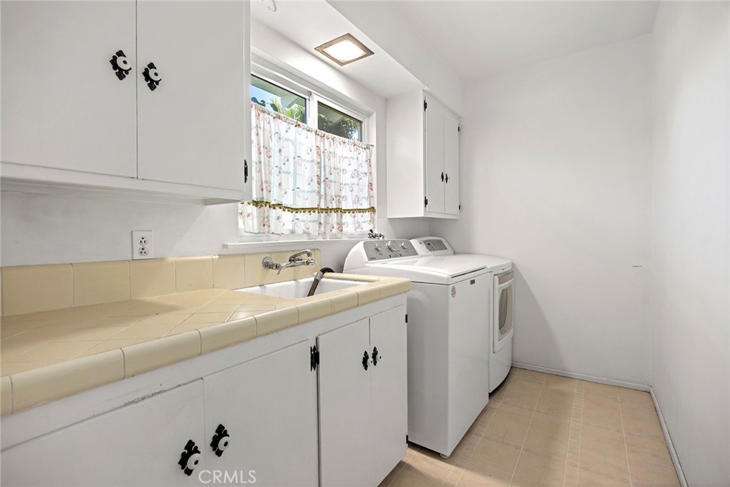 12811 Malena Property Photo 10