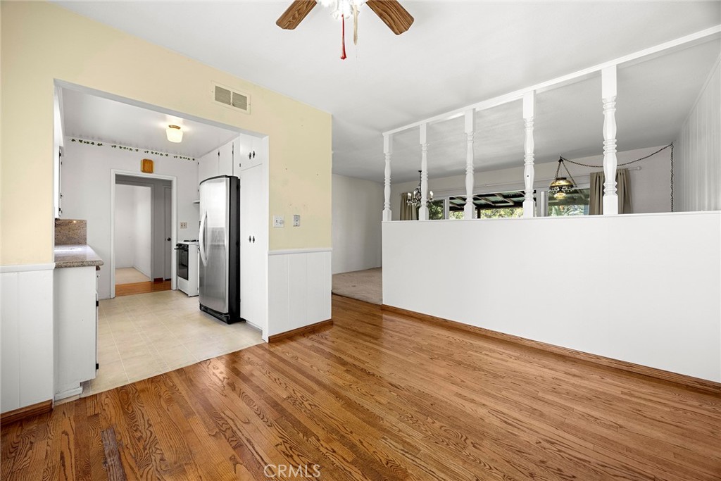 12811 Malena Property Photo 12