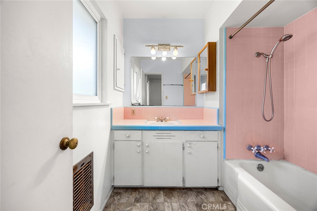 12811 Malena Property Photo 23