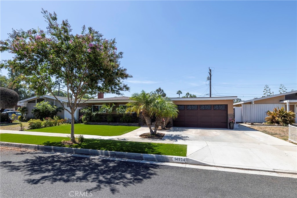 14934 Valeda Property Photo 4