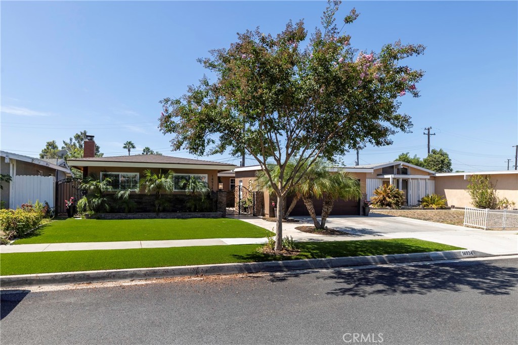 14934 Valeda Property Photo 5