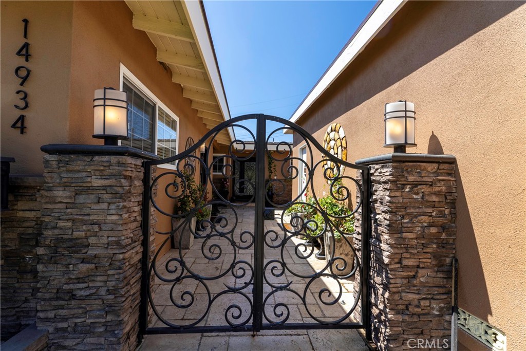 14934 Valeda Property Photo 7