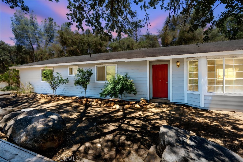 4074 Lakeview Property Photo 1