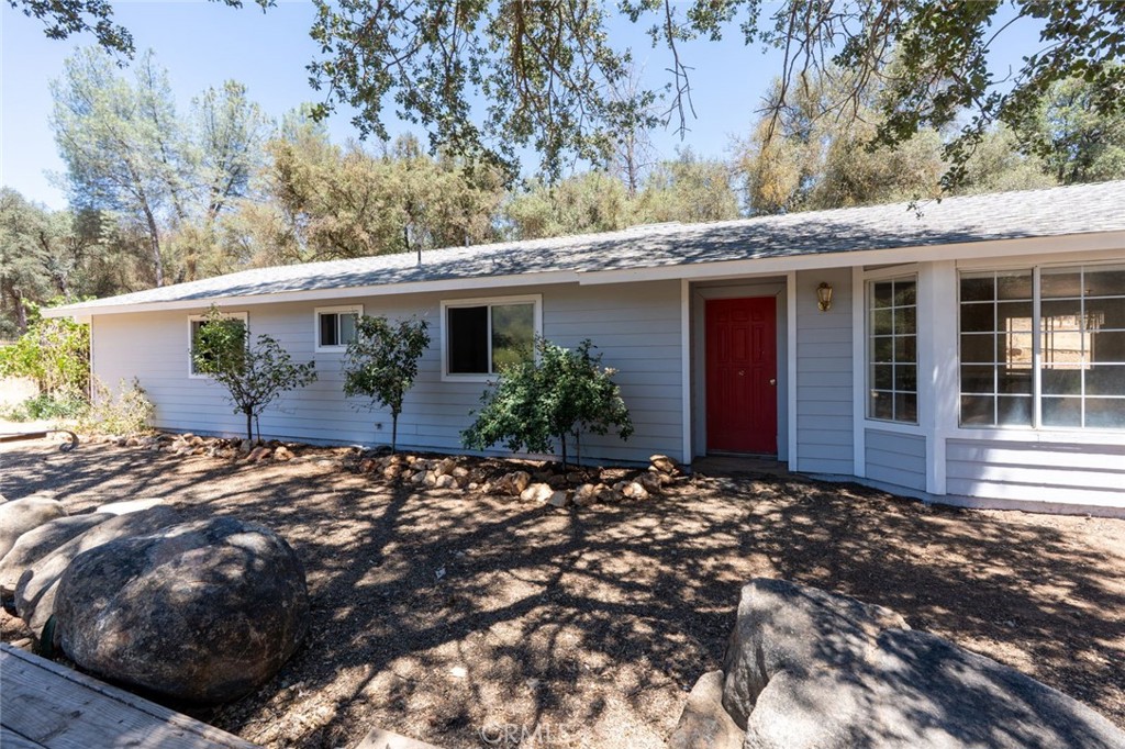 4074 Lakeview Property Photo 2