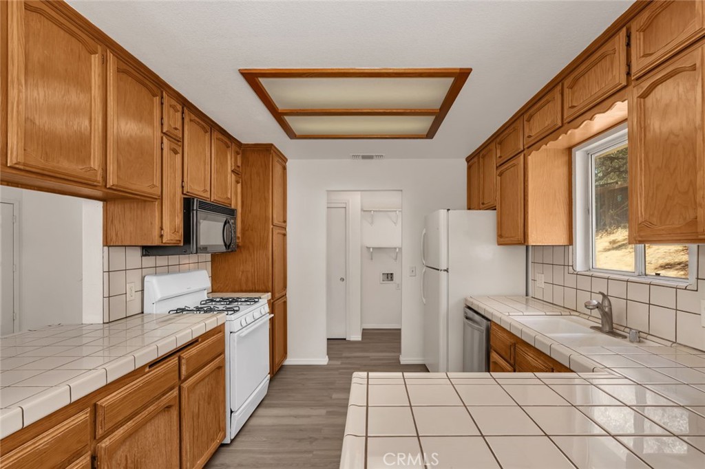 4074 Lakeview Property Photo 13