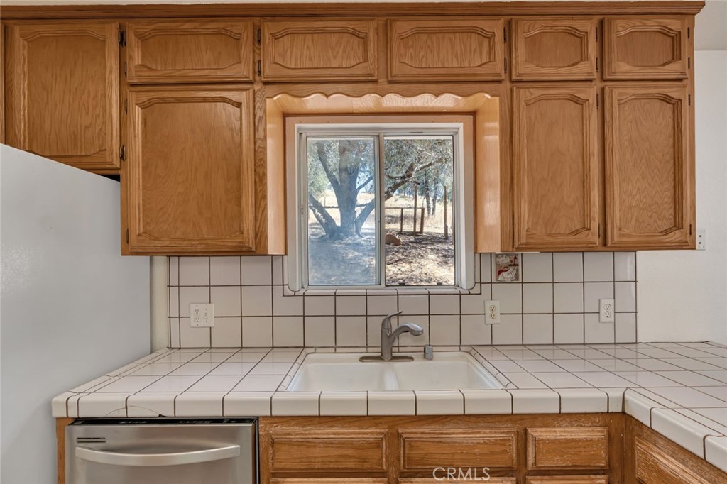 4074 Lakeview Property Photo 16