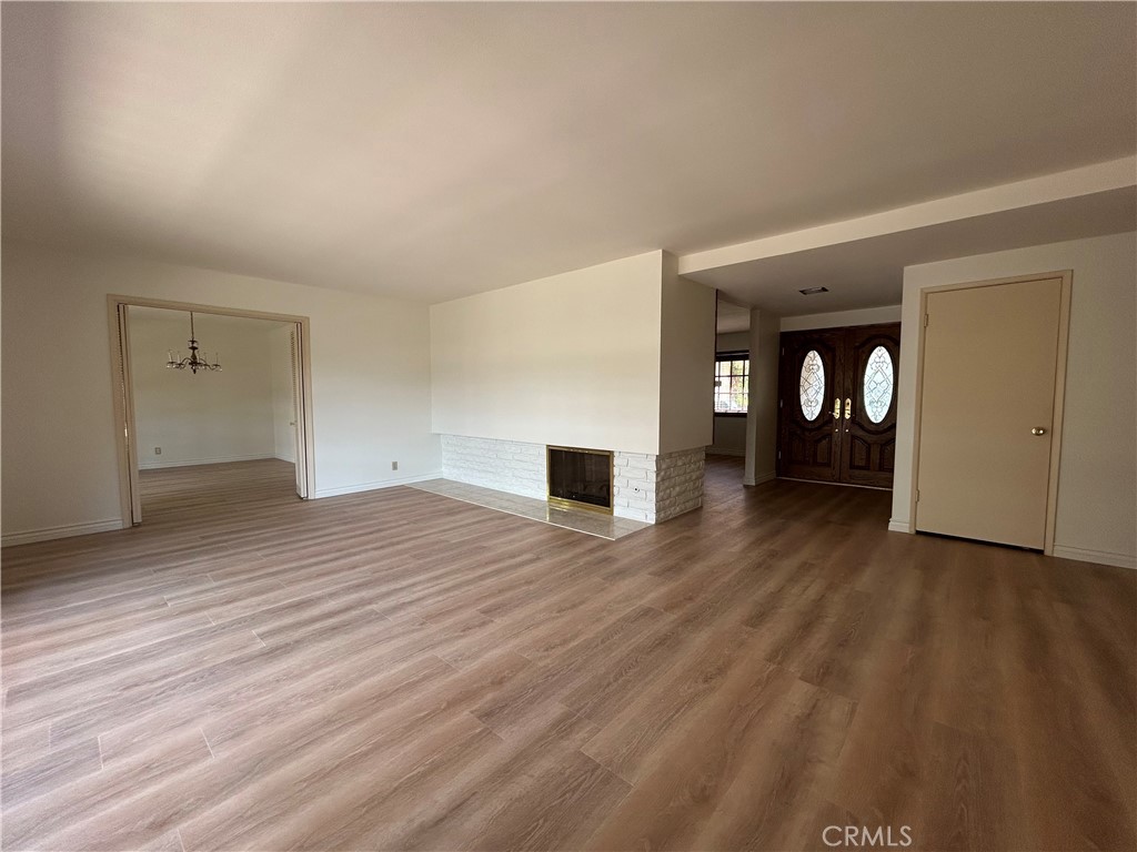 19341 Willowbrook Property Photo 5