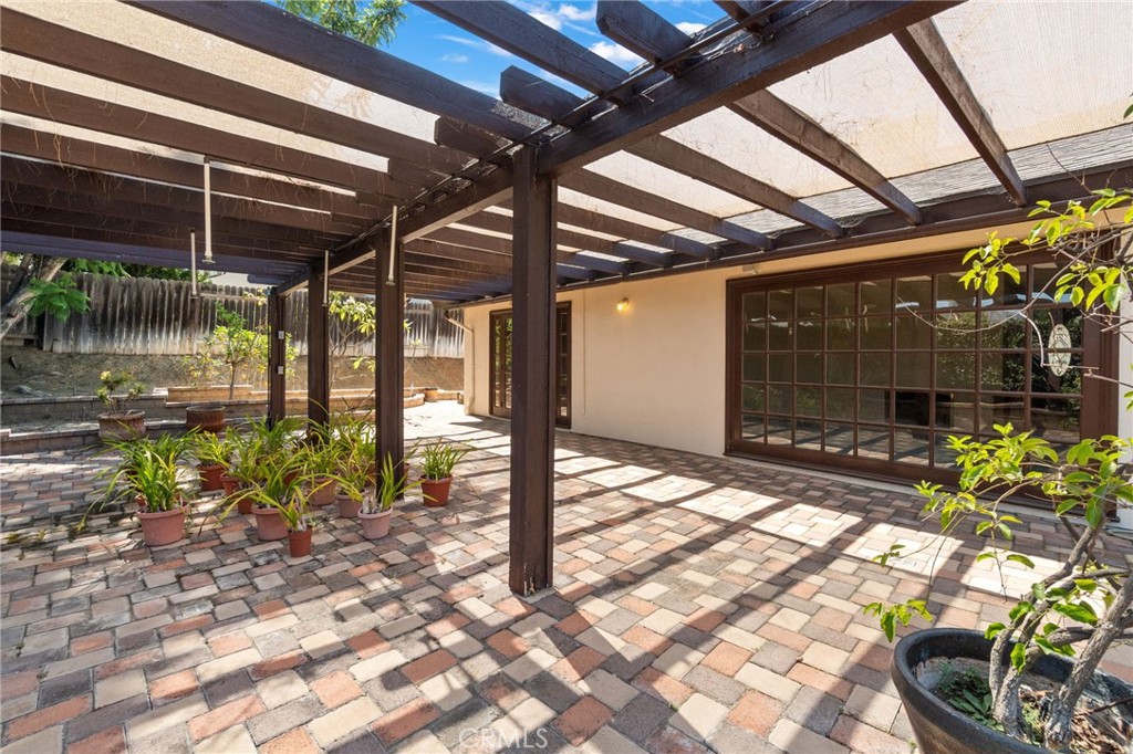 19341 Willowbrook Property Photo 33