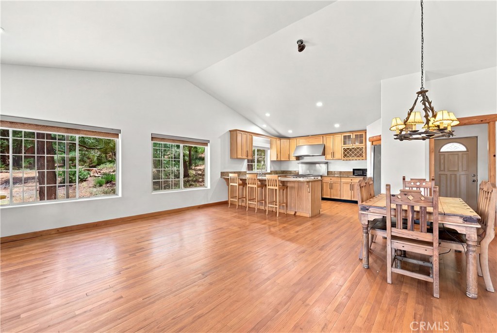 1371 La Crescenta Property Photo 4