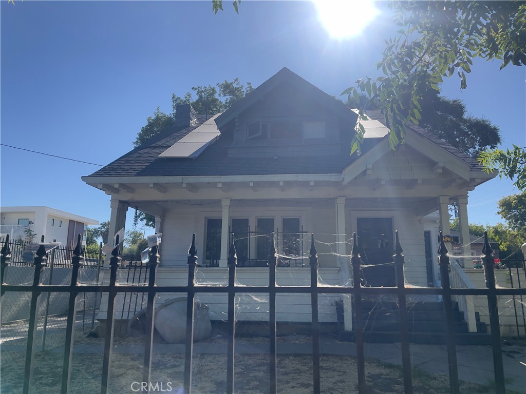 739 N Center Property Photo 1