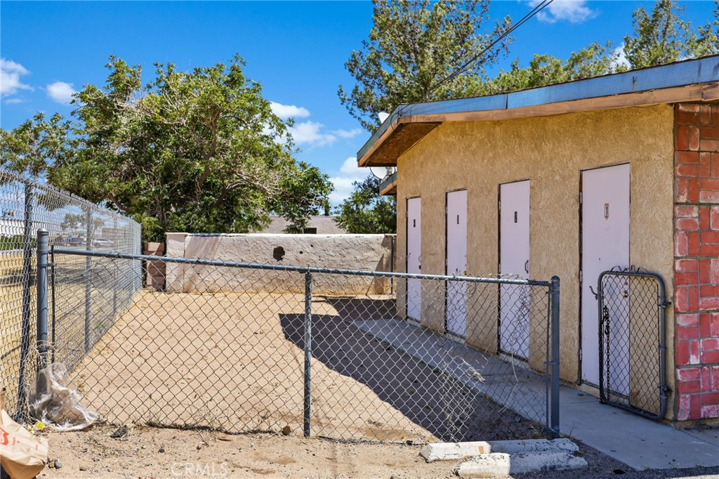 9140 E Property Photo 6