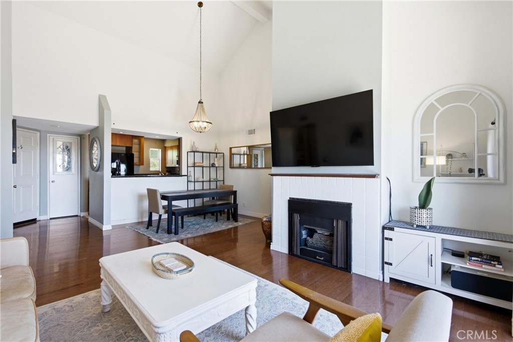 384 Redondo 401 Property Photo 5