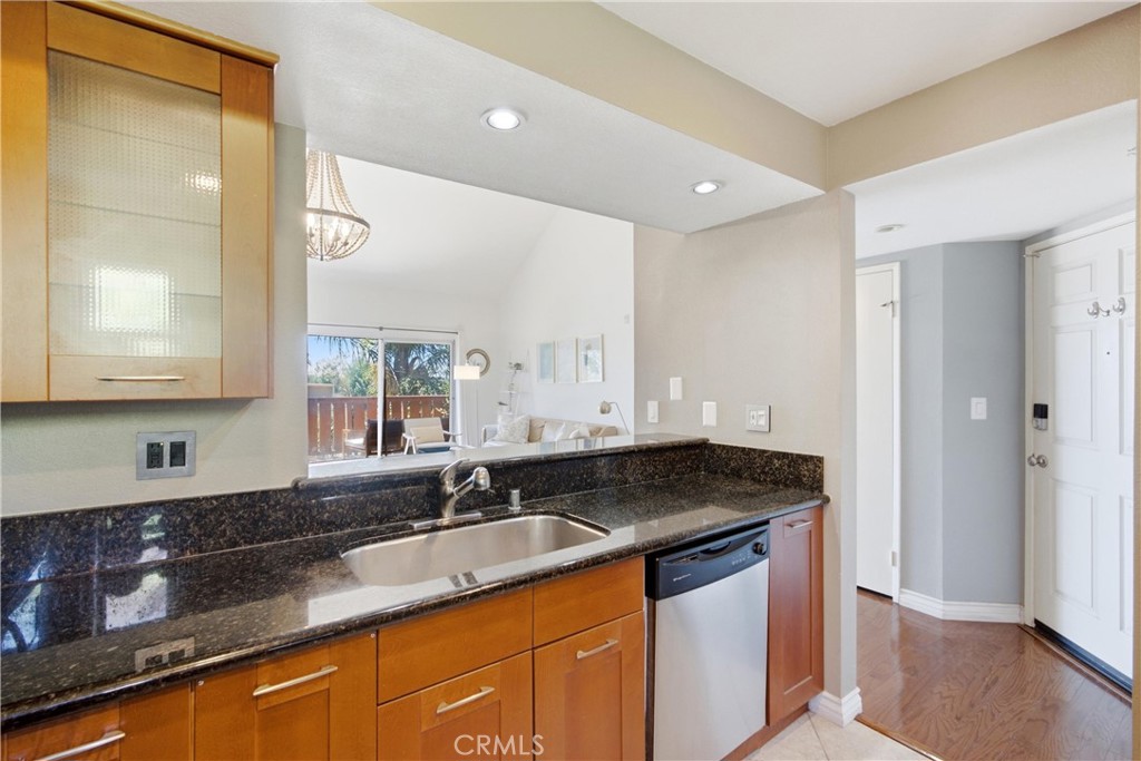 384 Redondo 401 Property Photo 16