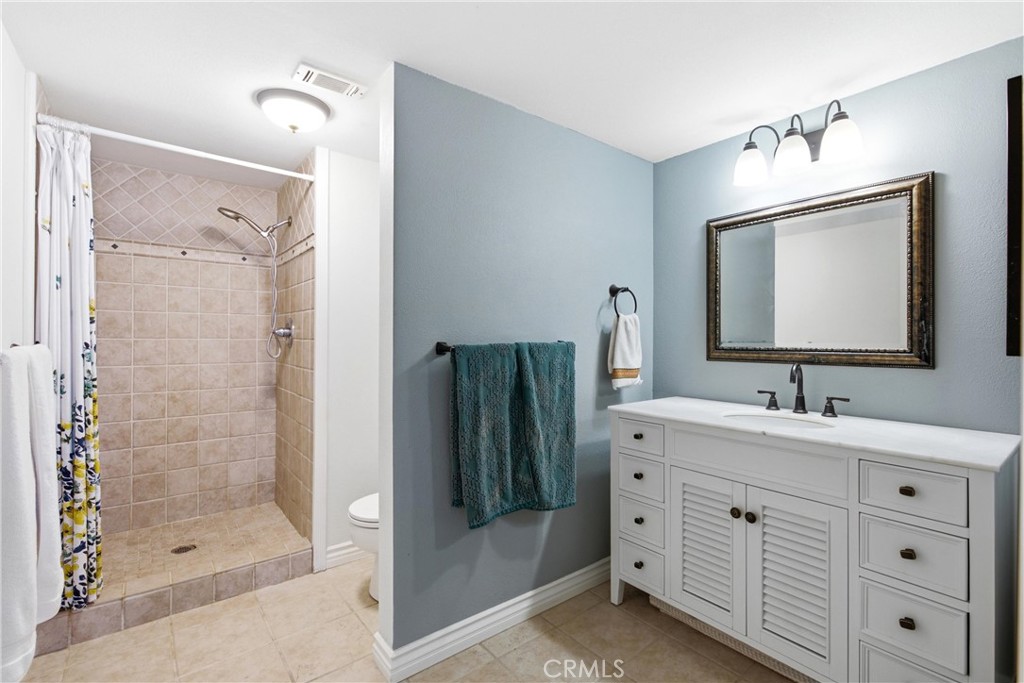 384 Redondo 401 Property Photo 20