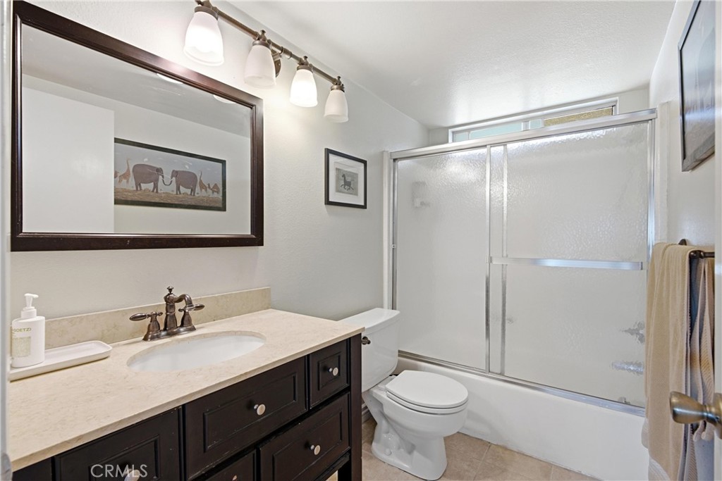 384 Redondo 401 Property Photo 27