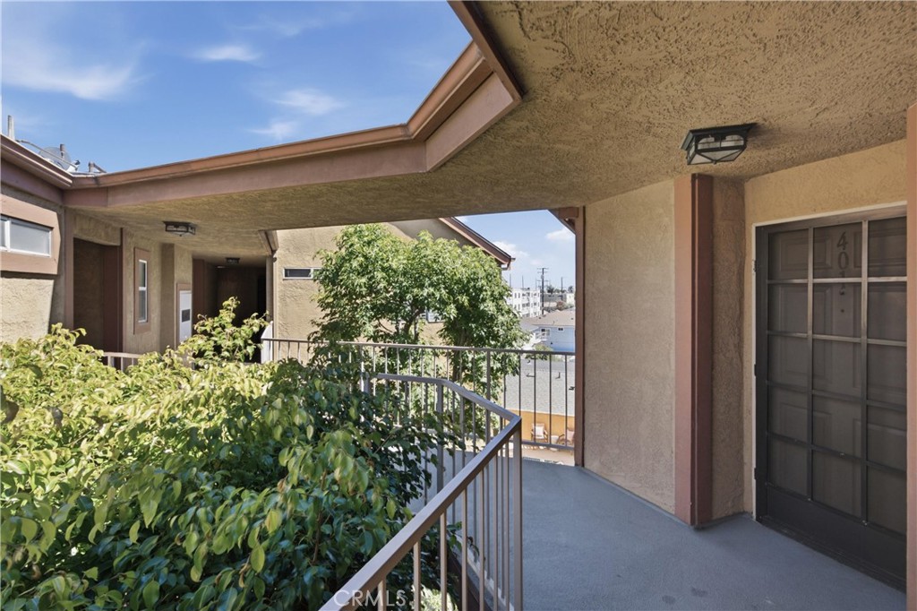 384 Redondo 401 Property Photo 30