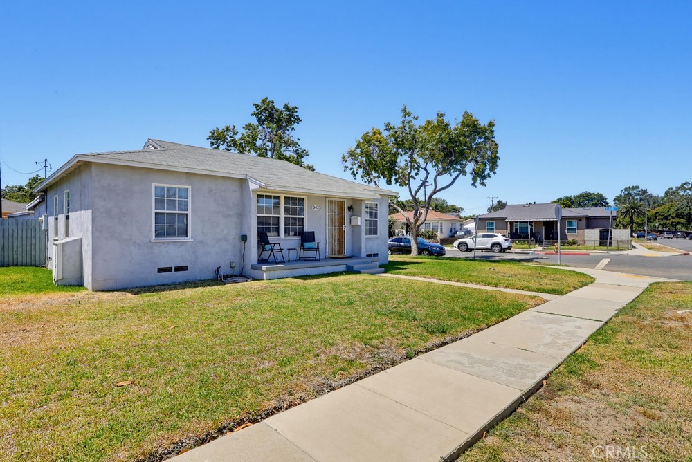3425 Gale Property Photo 4
