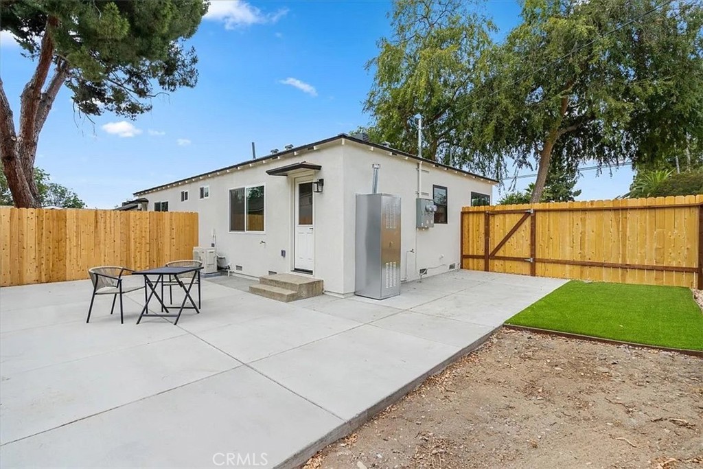 206 Olive Property Photo 13