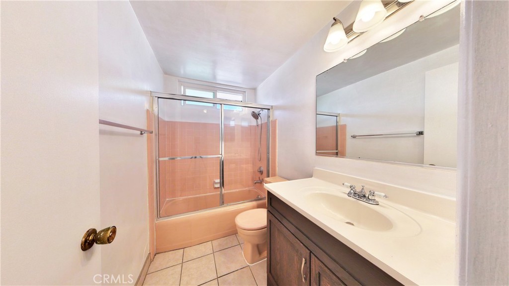 1208 S Marengo Ave Apt Q Property Photo 11
