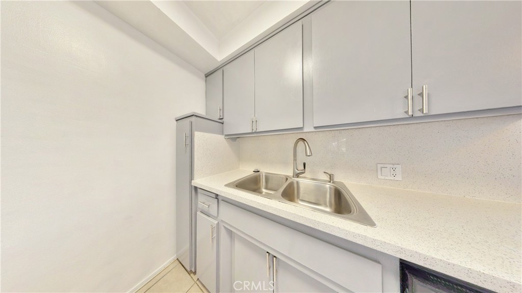 1208 S Marengo Ave Apt Q Property Photo 15
