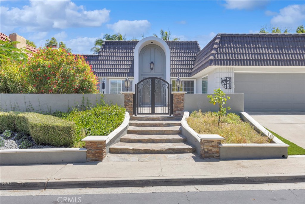 6380 E Bixby Hill Property Photo 1