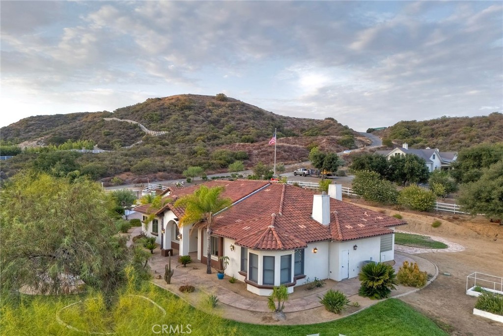 21977 Paseo Chico Property Photo 4