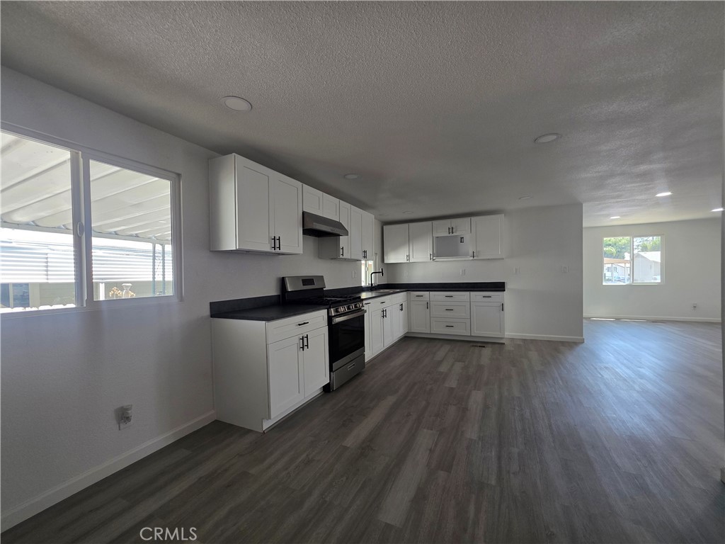 350 San Jacinto Avenue 198 Property Photo 17