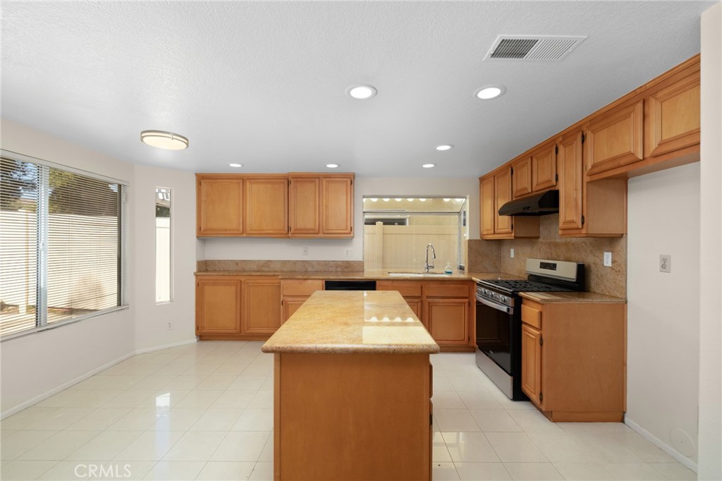 2163 Sun Ridge Drive Property Photo 17