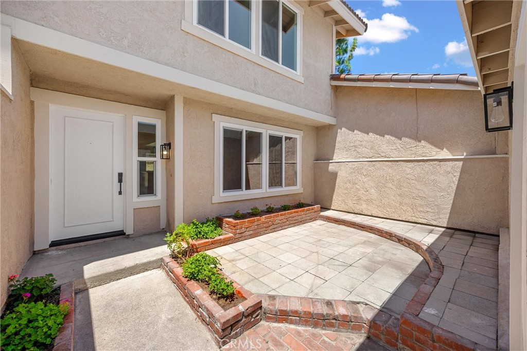 307 Aqueduct Court Property Photo 3