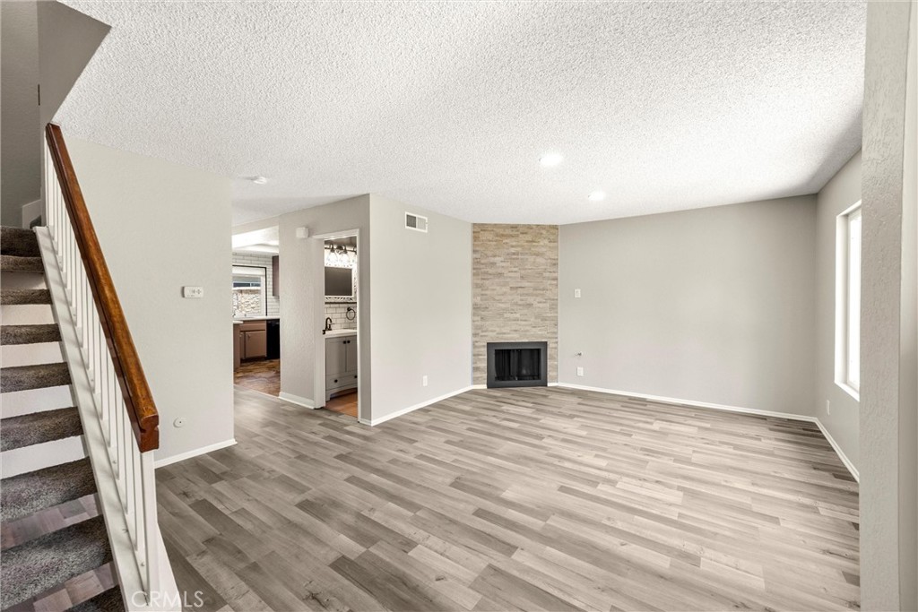 307 Aqueduct Court Property Photo 6