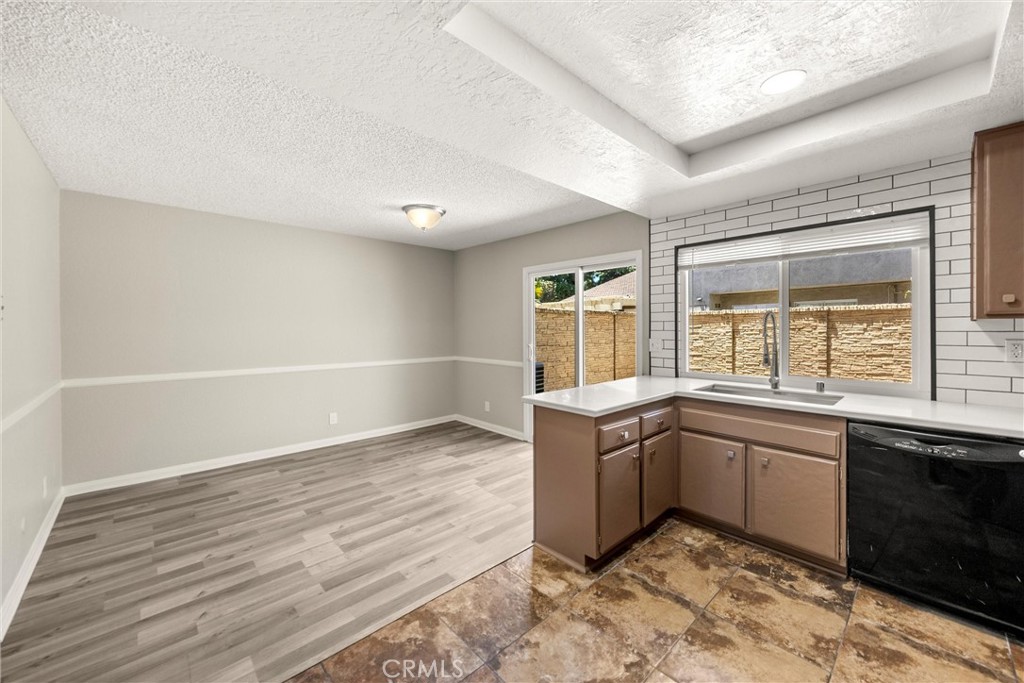 307 Aqueduct Court Property Photo 8
