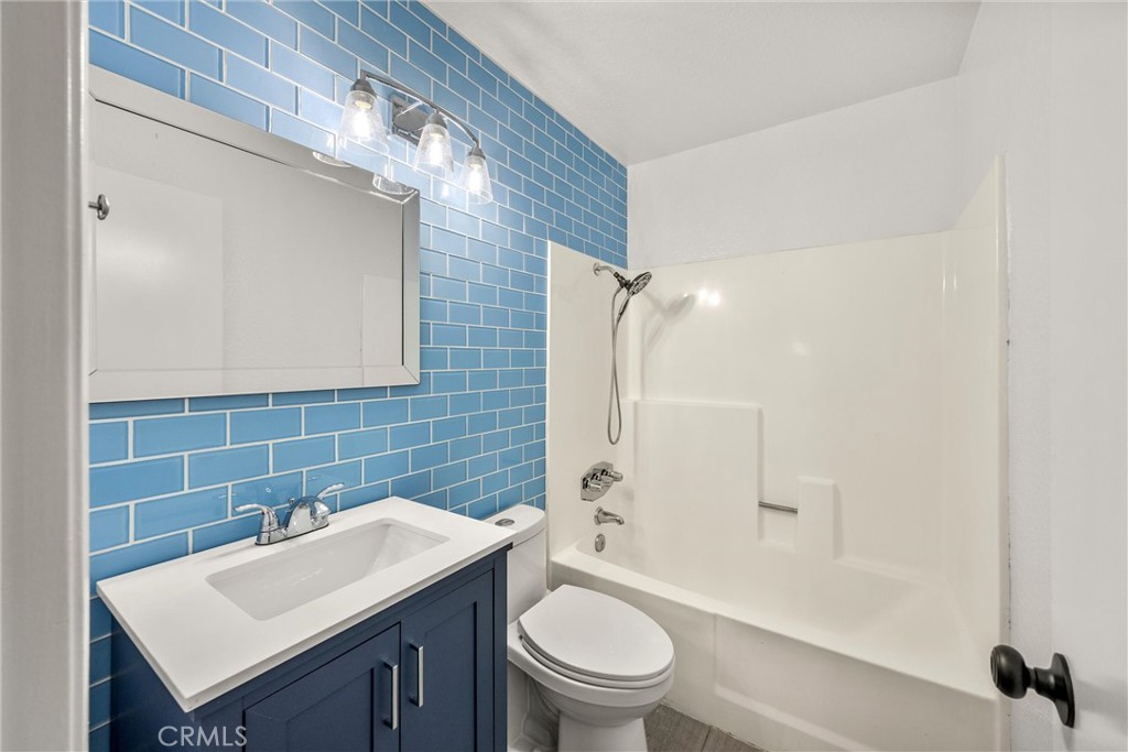 307 Aqueduct Court Property Photo 12