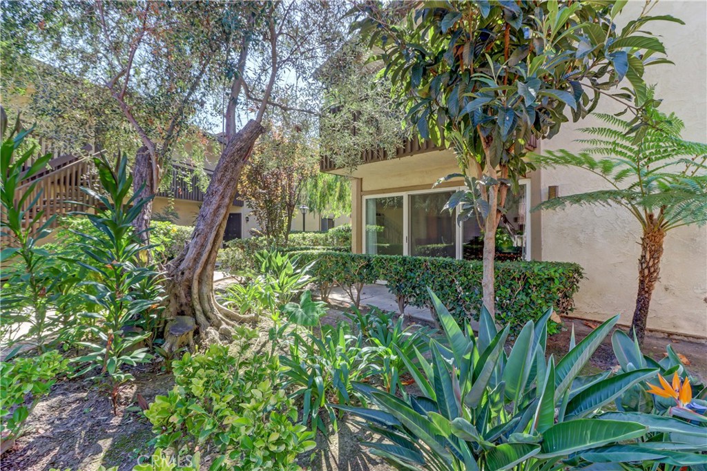 3050 S Bristol 4d Property Photo 2