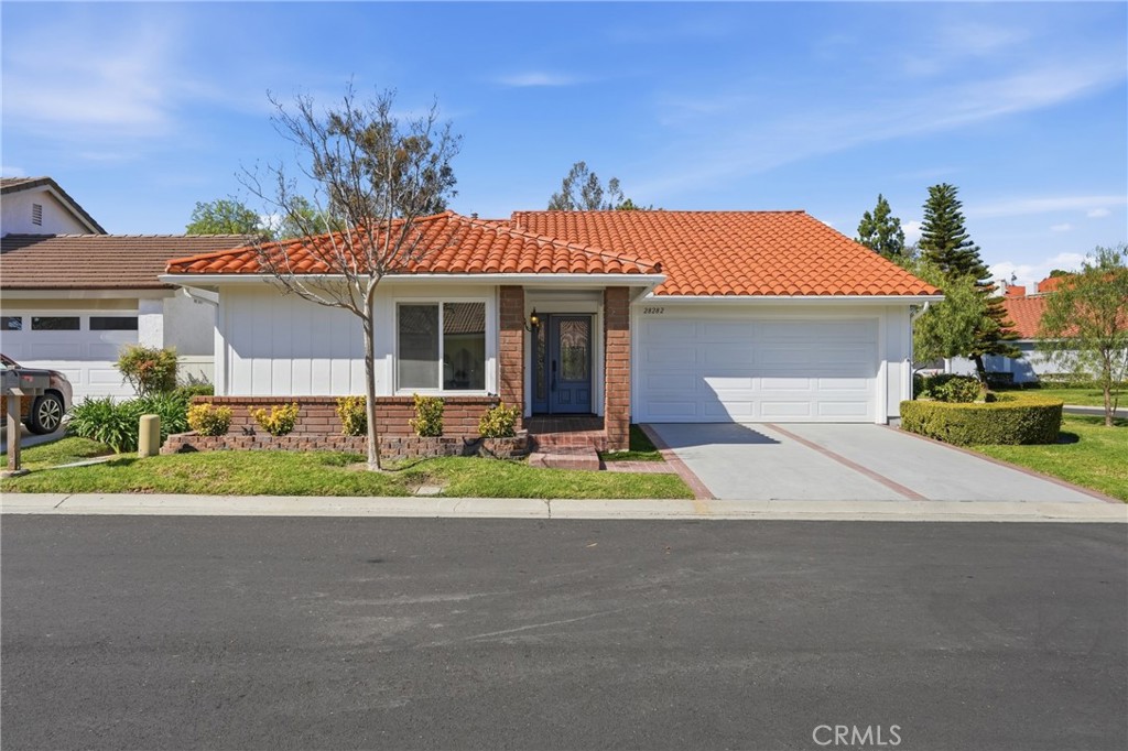 28282 Zarza Property Photo 3