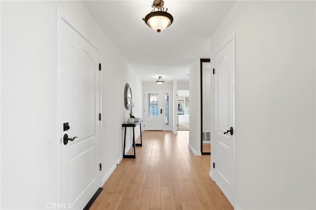 28282 Zarza Property Photo 4