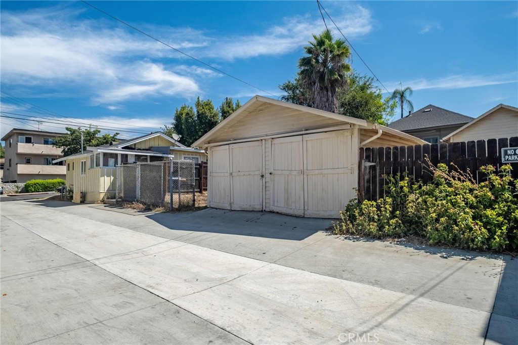 6307 Friends Property Photo 31