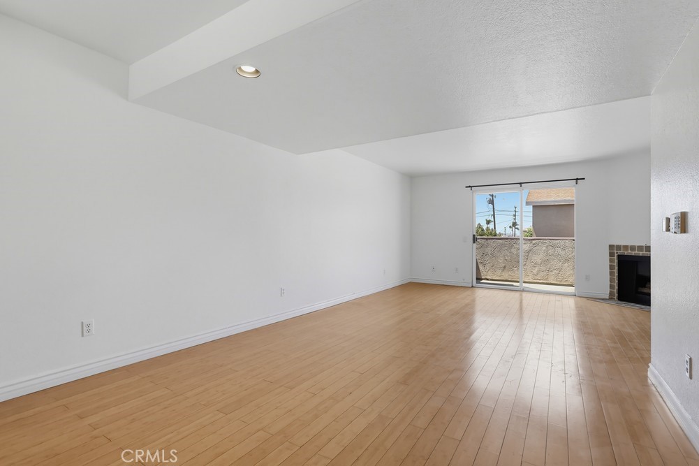 1355 Loma Avenue 311 Property Photo 18