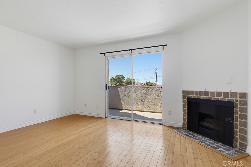 1355 Loma Avenue 311 Property Photo 22