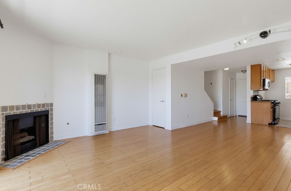 1355 Loma Avenue 311 Property Photo 23