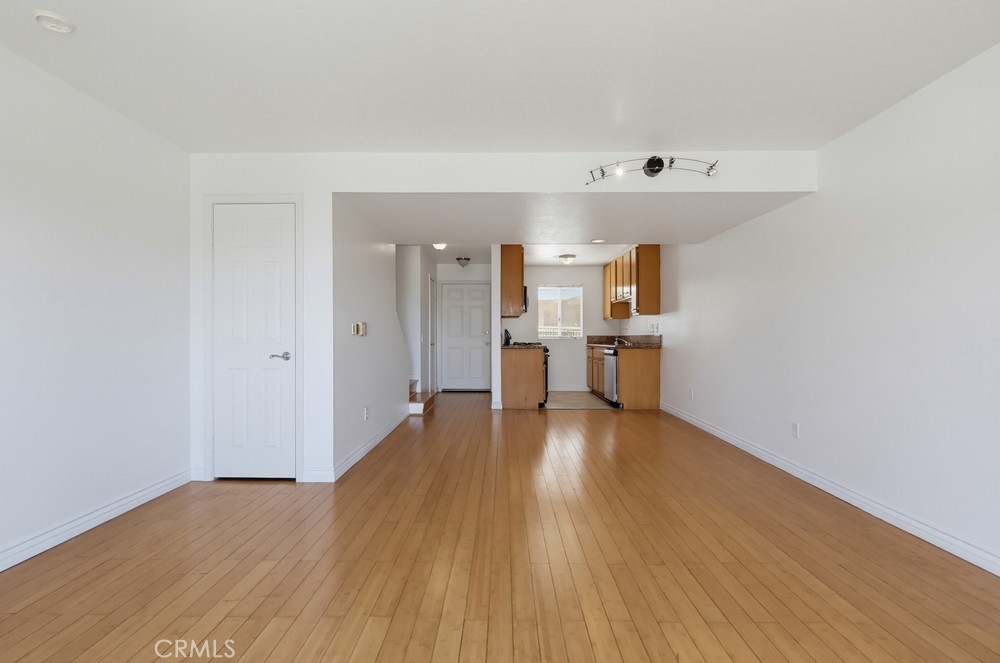 1355 Loma Avenue 311 Property Photo 25