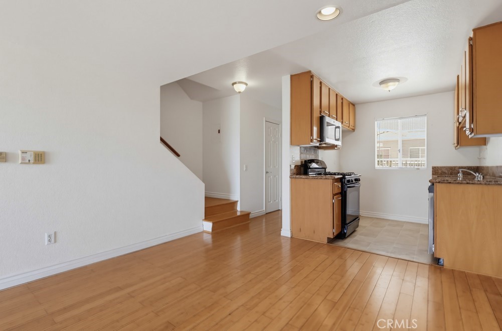 1355 Loma Avenue 311 Property Photo 28
