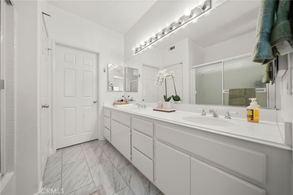 8086 E Venice Property Photo 21