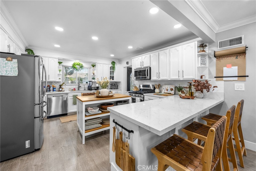1745 W Bowling Property Photo 19