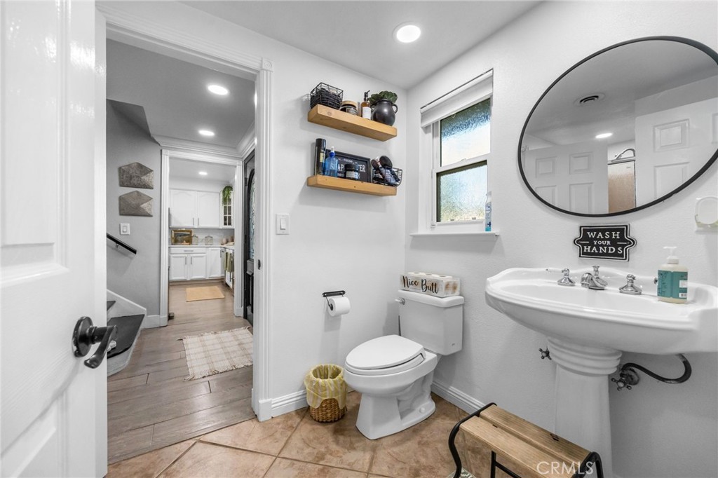 1745 W Bowling Property Photo 25