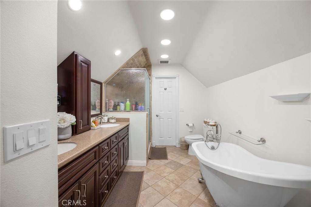1745 W Bowling Property Photo 34