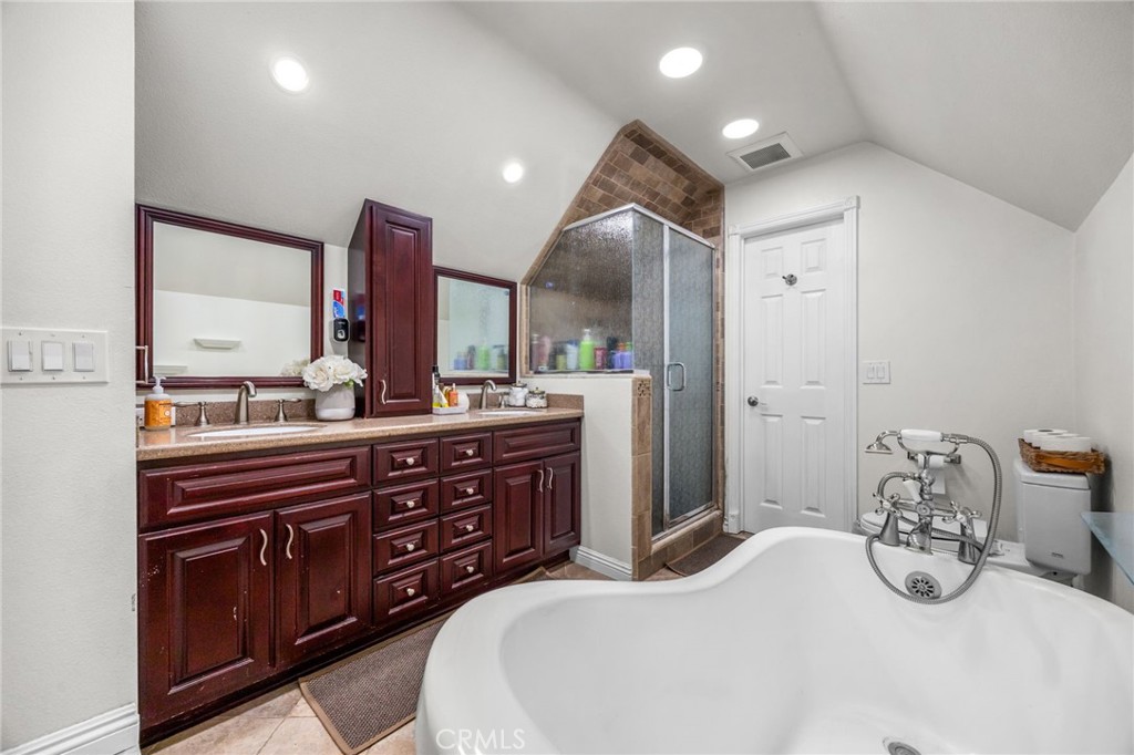 1745 W Bowling Property Photo 35