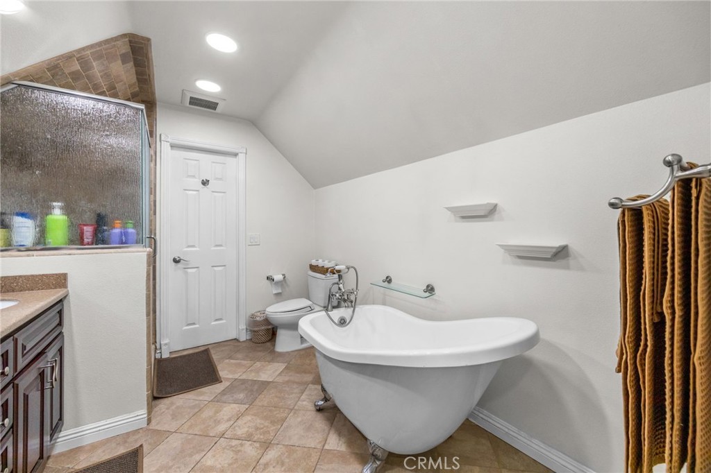 1745 W Bowling Property Photo 36