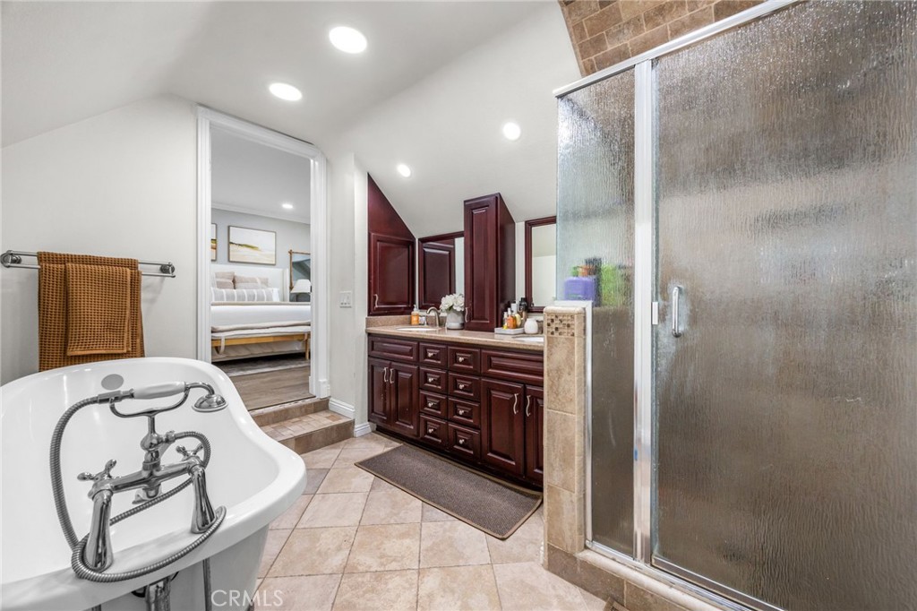 1745 W Bowling Property Photo 37